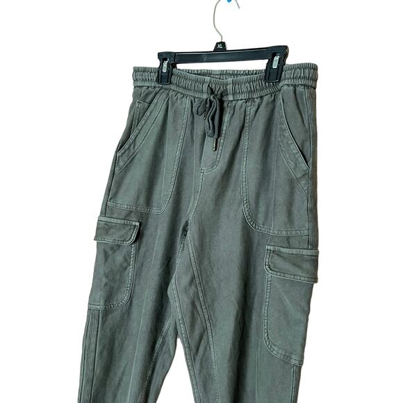 Athleta Farallon Cargo Crop Pants. Cypress color. EUC. Worn once. Size 6 - Picture 4 of 13